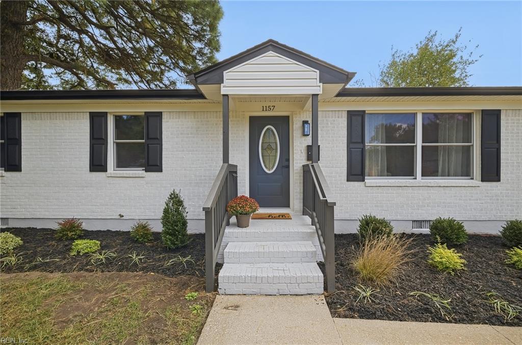 Photo of 1157 Carrington N Crescent, Portsmouth, VA 23701 (MLS # 10659551)