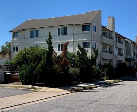 Photo of 304 28th Street #202, Virginia Beach, VA 23451 (MLS # 10653335)