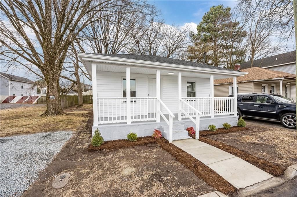 Photo of 305 Pleasant Street, Suffolk, VA 23434 (MLS # 10619916)