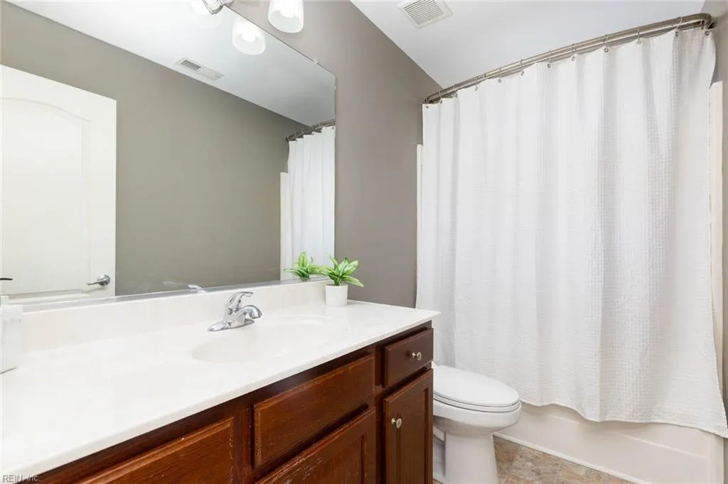 Virginia Beach, Virginia 23455, United States, 5 Bedrooms Bedrooms, ,3 BathroomsBathrooms,Residential,Pending,111379