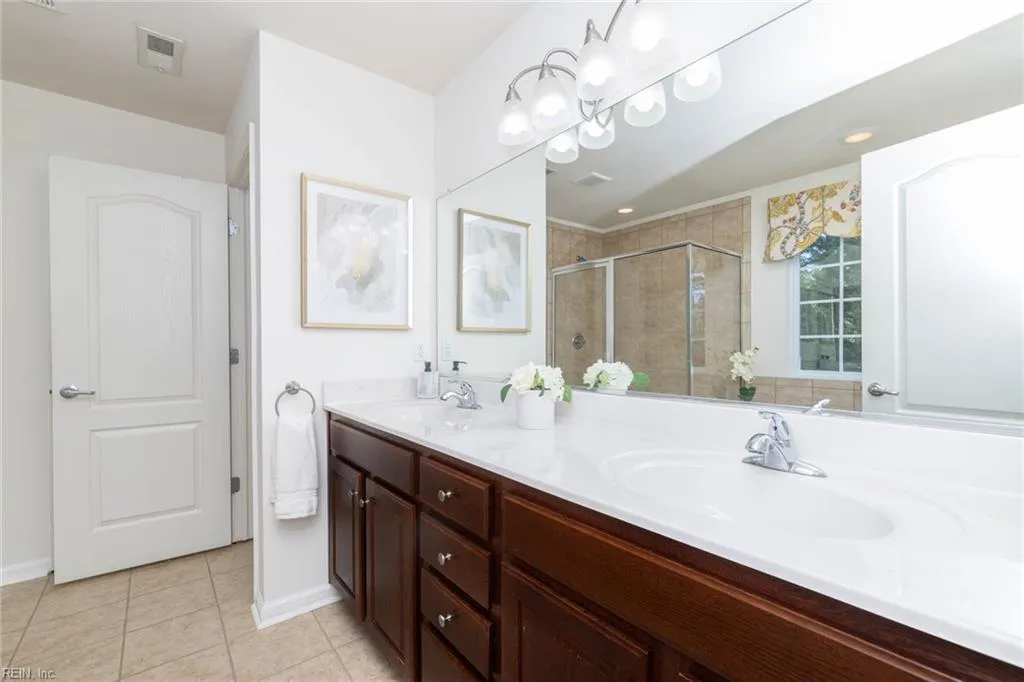 Virginia Beach, Virginia 23455, United States, 5 Bedrooms Bedrooms, ,3 BathroomsBathrooms,Residential,Pending,111379