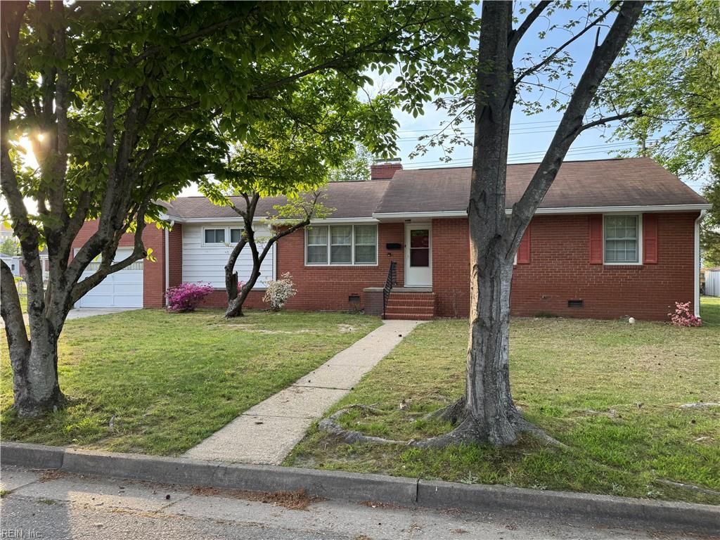 Photo of 5 Nutmeg Quarter Place, Newport News, VA 23606 (MLS # 10630065)