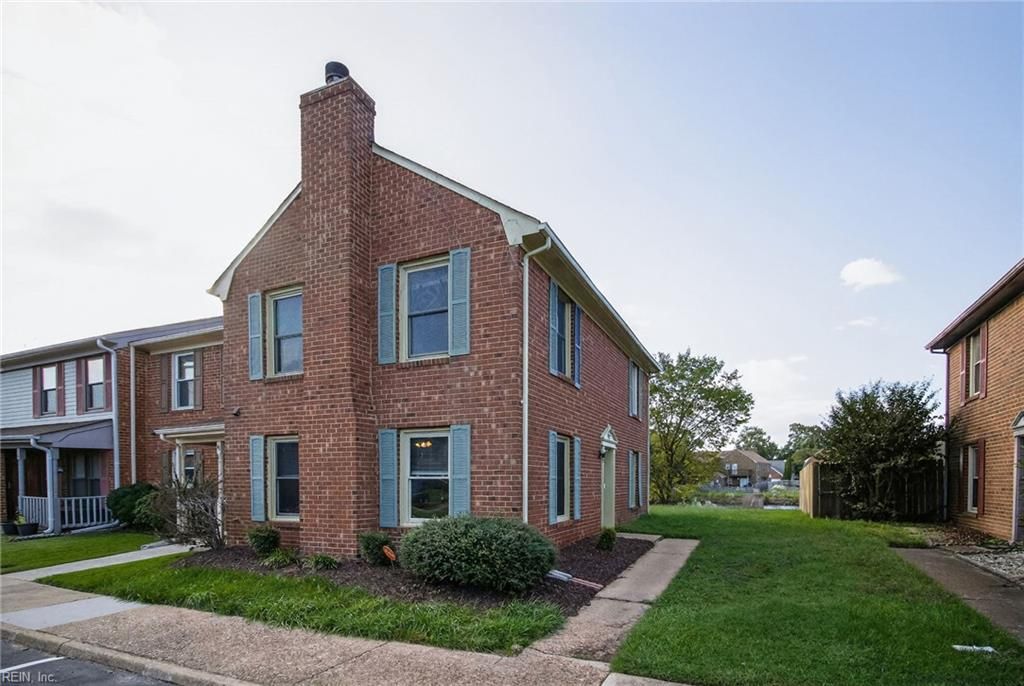 Photo of 45 Glascow Way, Hampton, VA 23669 (MLS # 10604775)