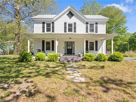 Photo of 9239 Farys Mill Road, Gloucester, VA 23061 (MLS # 10631608)