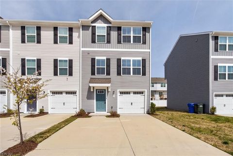 Photo of 36 Cecelia Way, Suffolk, VA 23434 (MLS # 10626509)