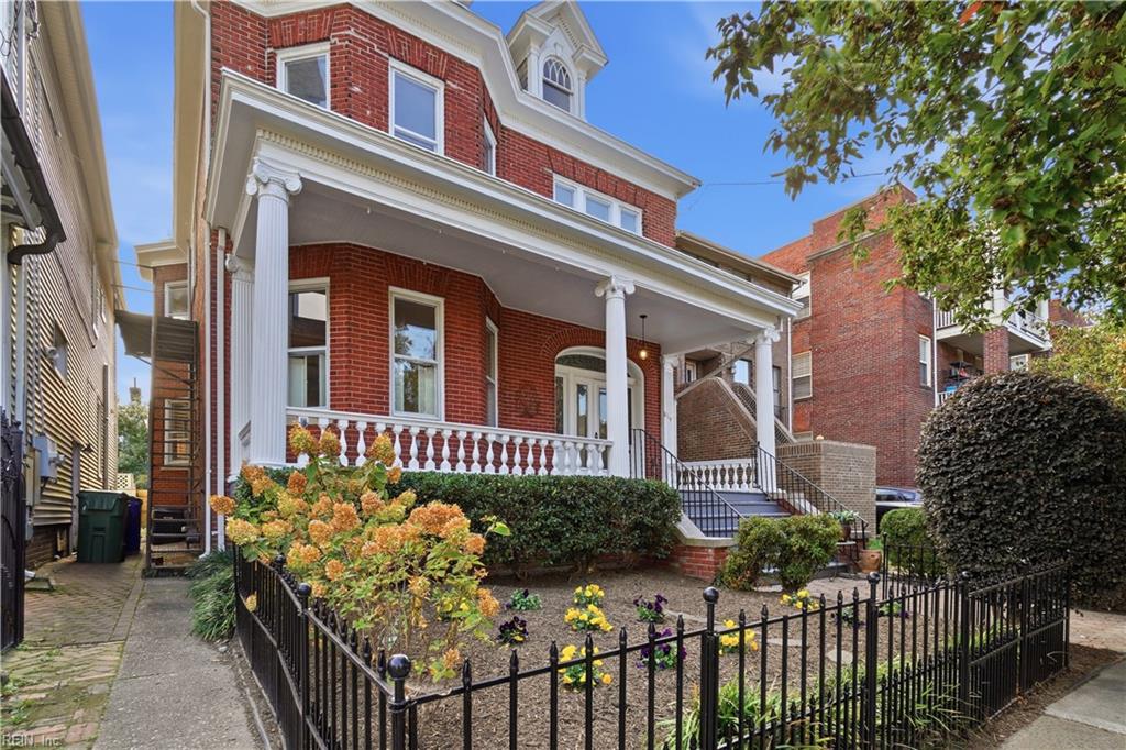 Photo of 819 Westover Avenue, Norfolk, VA 23507 (MLS # 10659806)