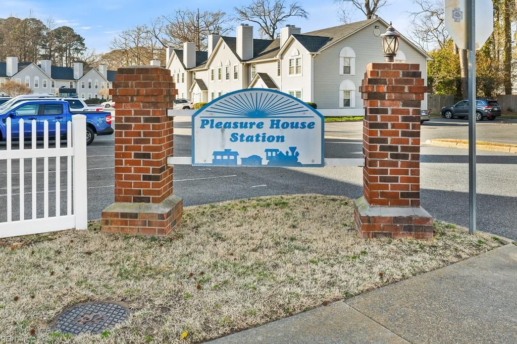 Photo of 4814 Station House Lane, Virginia Beach, VA 23455 (MLS # 10621528)