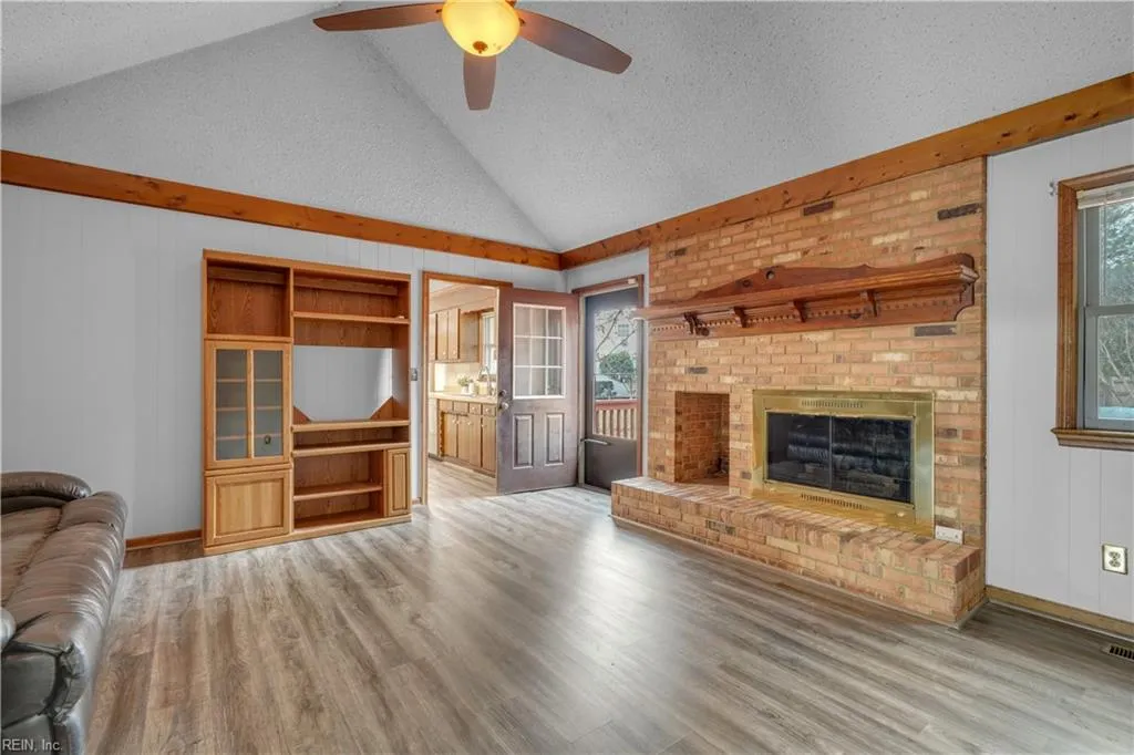 Chesapeake, Virginia 23322, United States, 4 Bedrooms Bedrooms, ,2 BathroomsBathrooms,Residential,Pending,27484