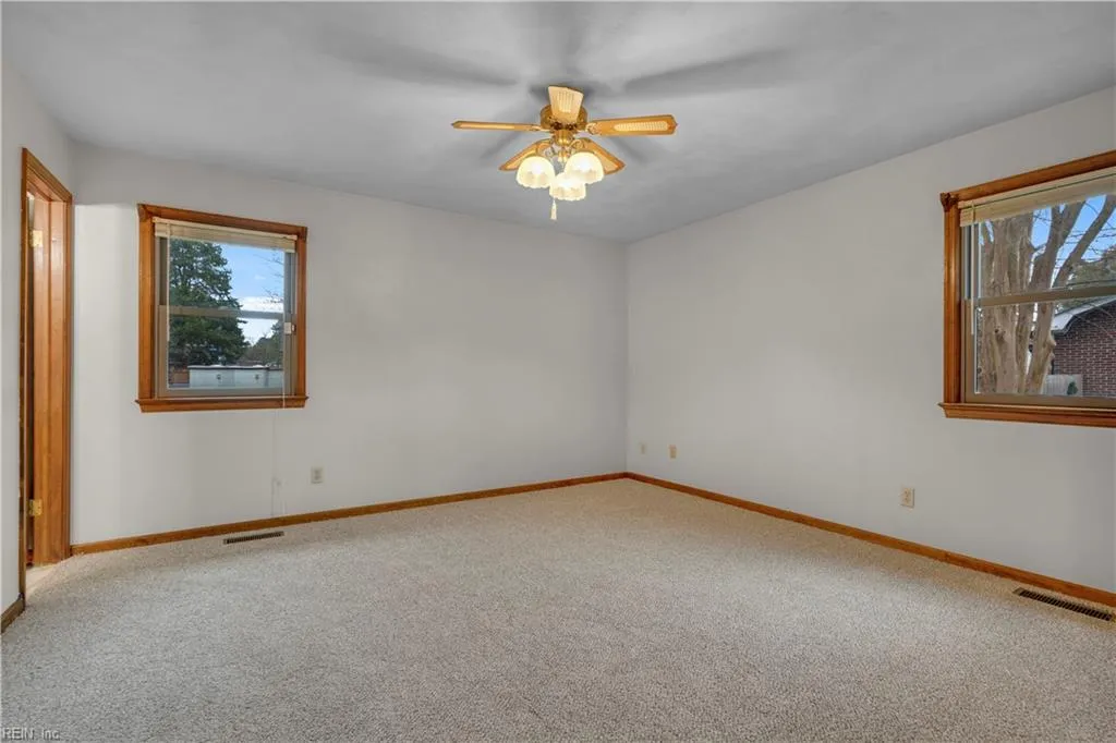 Chesapeake, Virginia 23322, United States, 4 Bedrooms Bedrooms, ,2 BathroomsBathrooms,Residential,Pending,27484