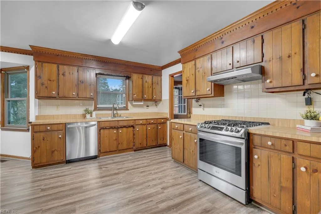 Chesapeake, Virginia 23322, United States, 4 Bedrooms Bedrooms, ,2 BathroomsBathrooms,Residential,Pending,27484