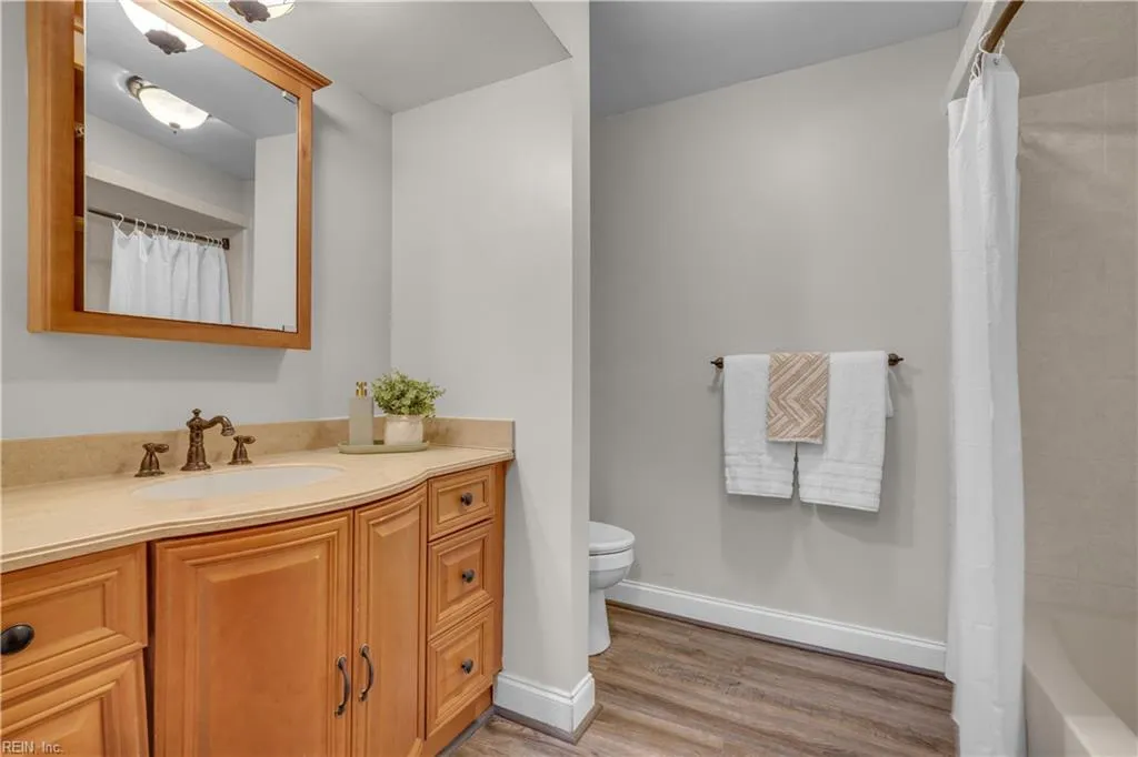 Chesapeake, Virginia 23322, United States, 4 Bedrooms Bedrooms, ,2 BathroomsBathrooms,Residential,Pending,27484