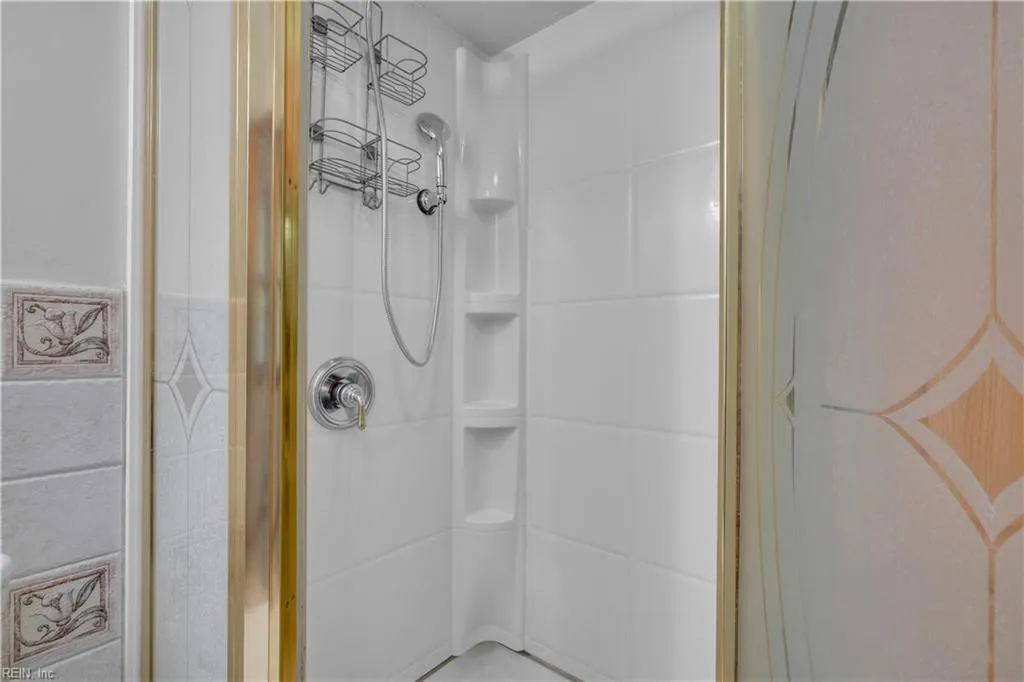 Chesapeake, Virginia 23322, United States, 4 Bedrooms Bedrooms, ,2 BathroomsBathrooms,Residential,Pending,27484