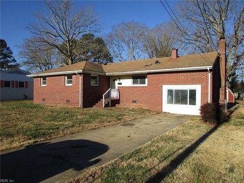 Photo of 8 Lois Lane, Newport News, VA 23608 (MLS # 10616620)