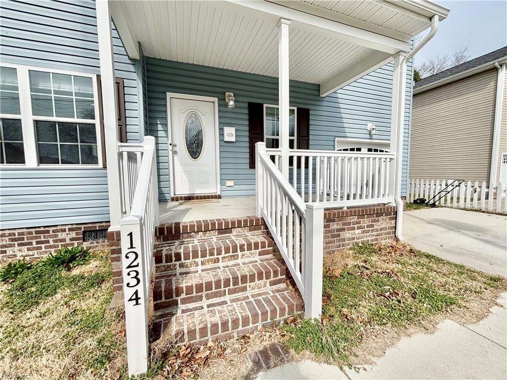 Photo of 1234 Summit Avenue, Portsmouth, VA 23704 (MLS # 10621586)
