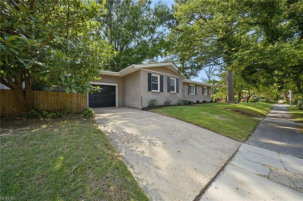 Photo of 4914 Newport Ave Avenue, Norfolk, VA 23508 (MLS # 10656696)