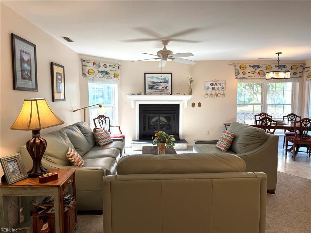 411 Harbour Point 102