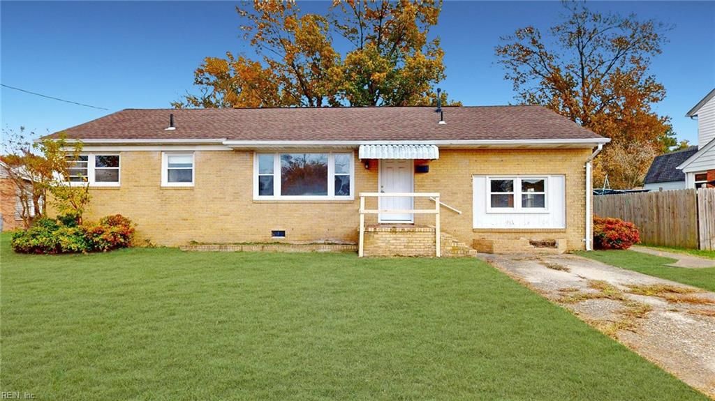 Photo of 64 Glenhaven Drive, Hampton, VA 23664 (MLS # 10611146)