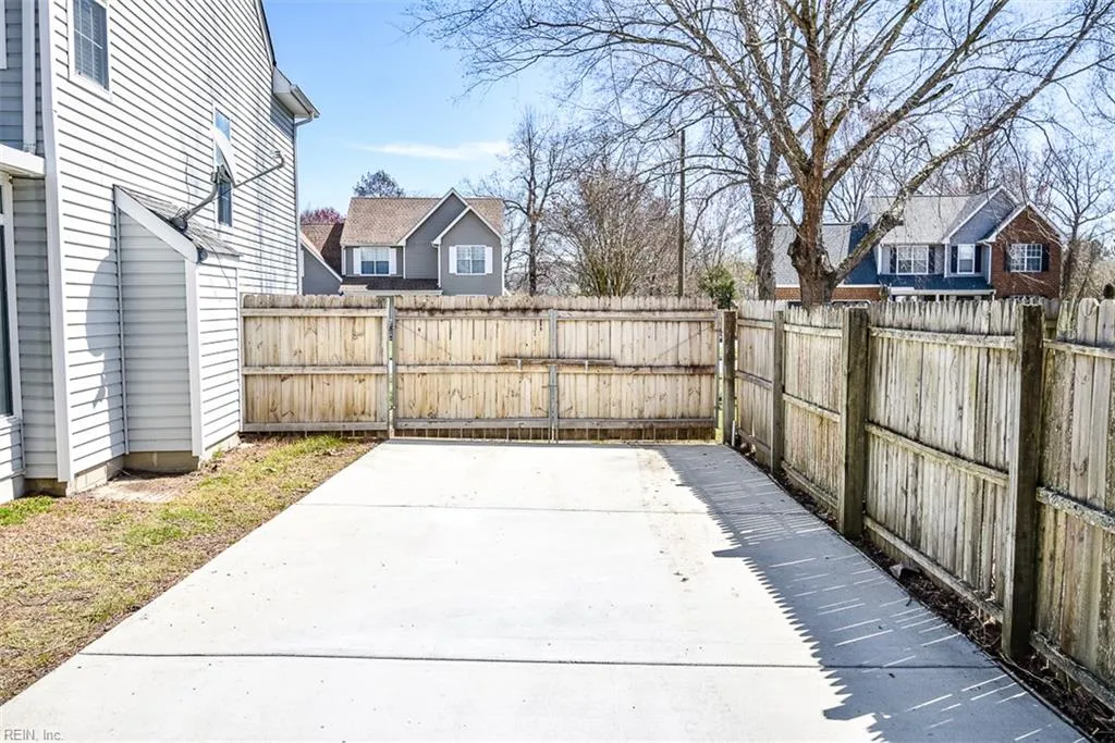 Suffolk, Virginia 23434, United States, 4 Bedrooms Bedrooms, ,3 BathroomsBathrooms,Residential,Active,92212