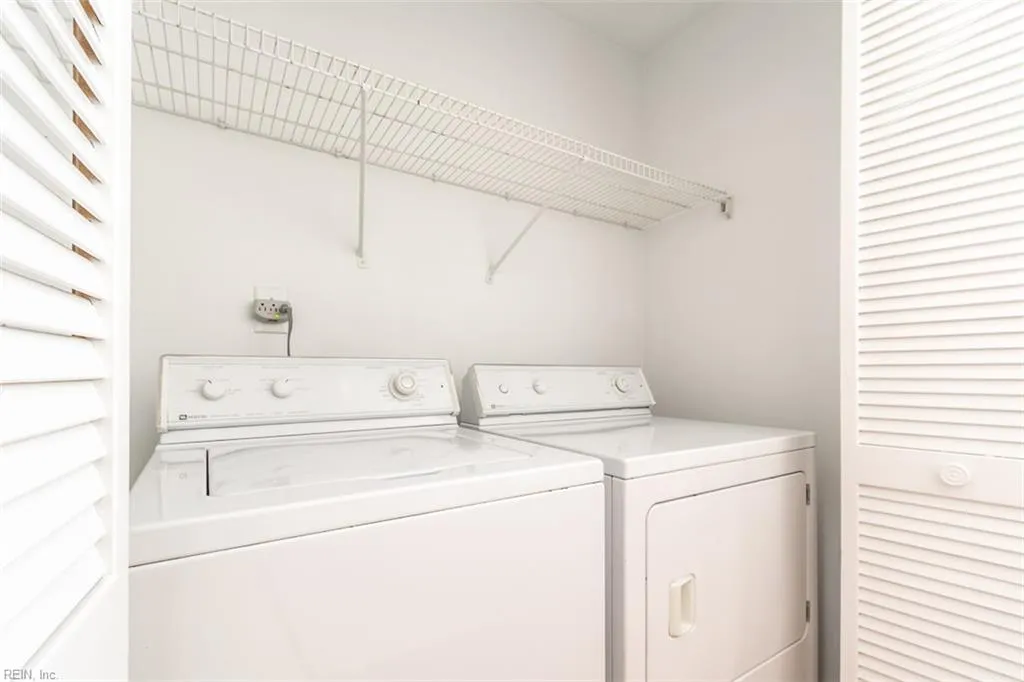 Suffolk, Virginia 23434, United States, 4 Bedrooms Bedrooms, ,3 BathroomsBathrooms,Residential,Active,92212