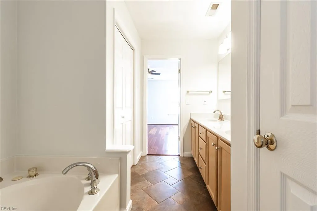 Suffolk, Virginia 23434, United States, 4 Bedrooms Bedrooms, ,3 BathroomsBathrooms,Residential,Active,92212