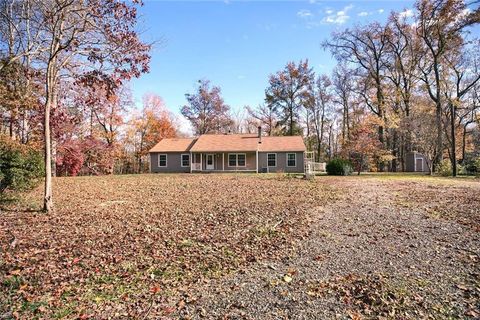 Photo of 6467 Fleming Rilee Lane, Gloucester, VA 23061 (MLS # 10609821)