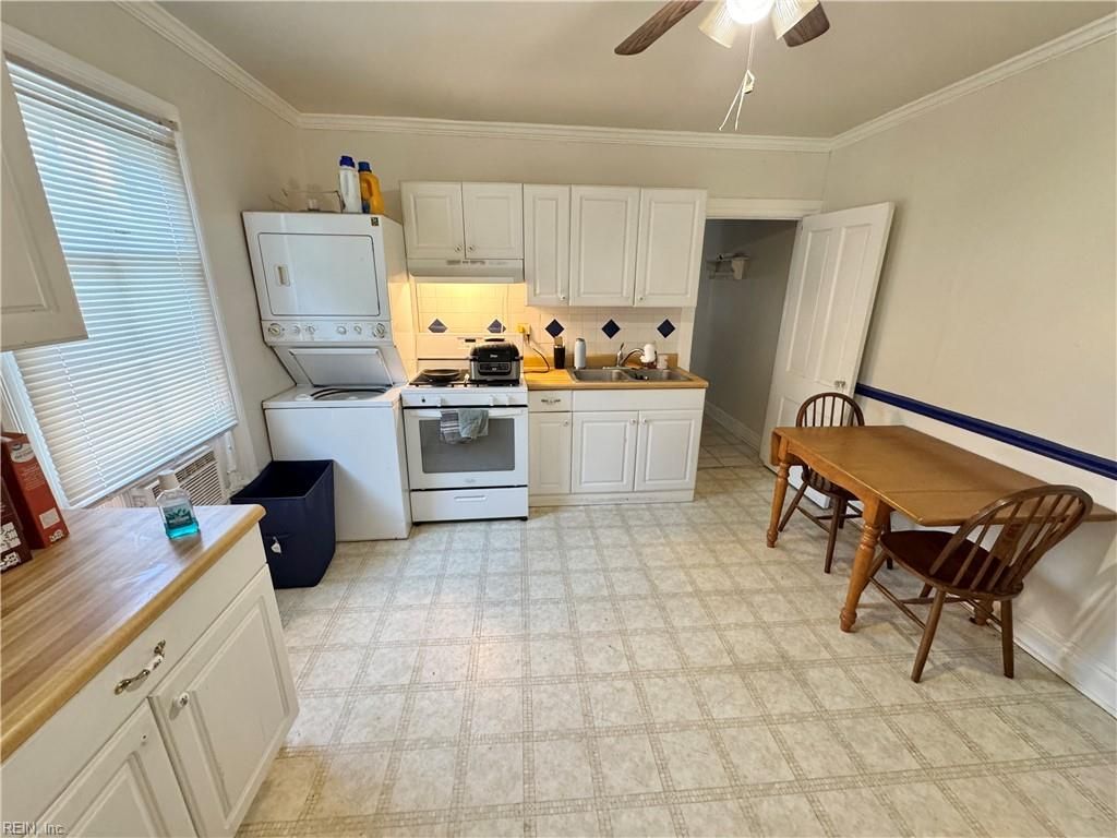 Photo of 344 Maryland Ave AVE, Portsmouth, VA 23707 (MLS # 10633910)