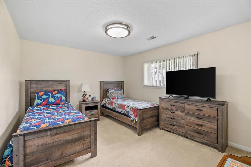 Chesapeake, Virginia 23320, United States, 3 Bedrooms Bedrooms, ,2 BathroomsBathrooms,Residential,Pending,121995