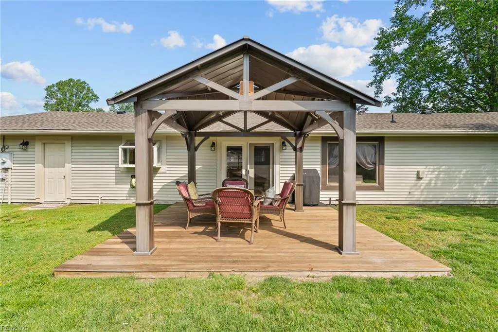 Chesapeake, Virginia 23320, United States, 3 Bedrooms Bedrooms, ,2 BathroomsBathrooms,Residential,Pending,121995