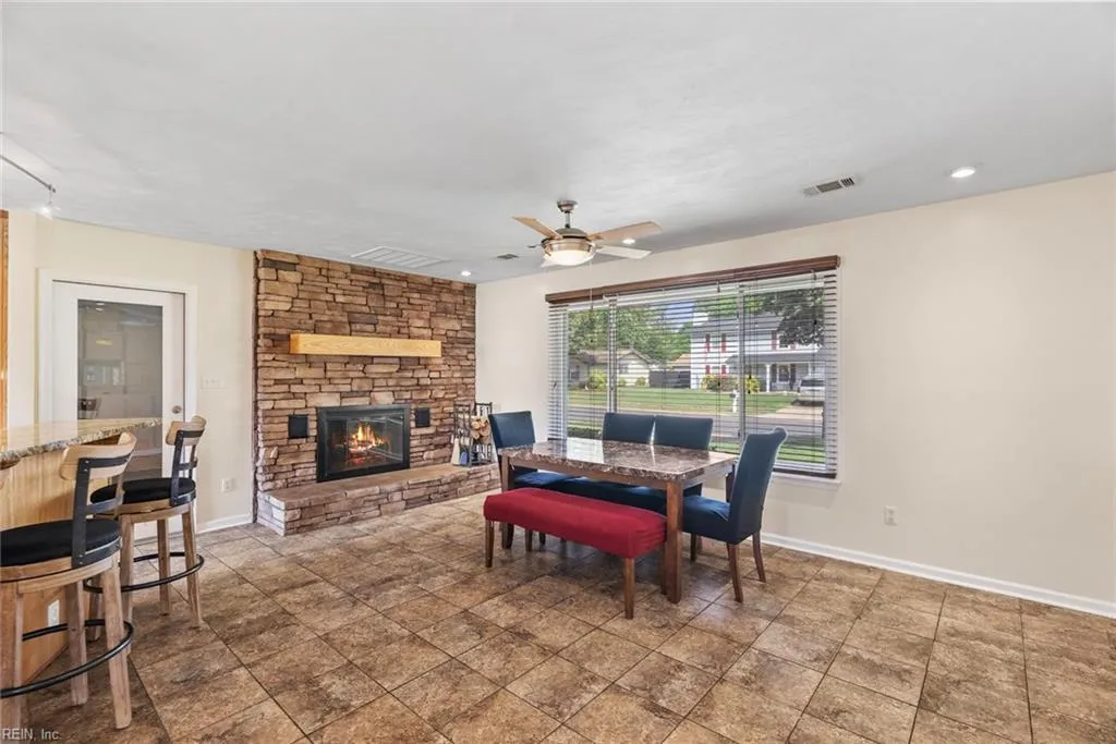 Chesapeake, Virginia 23320, United States, 3 Bedrooms Bedrooms, ,2 BathroomsBathrooms,Residential,Pending,121995