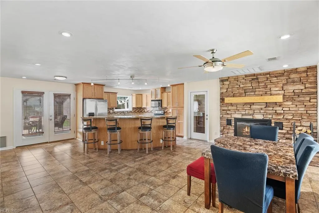 Chesapeake, Virginia 23320, United States, 3 Bedrooms Bedrooms, ,2 BathroomsBathrooms,Residential,Pending,121995