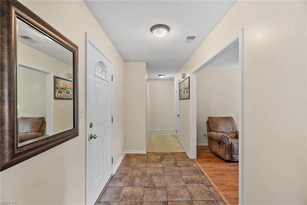 Chesapeake, Virginia 23320, United States, 3 Bedrooms Bedrooms, ,2 BathroomsBathrooms,Residential,Pending,121995