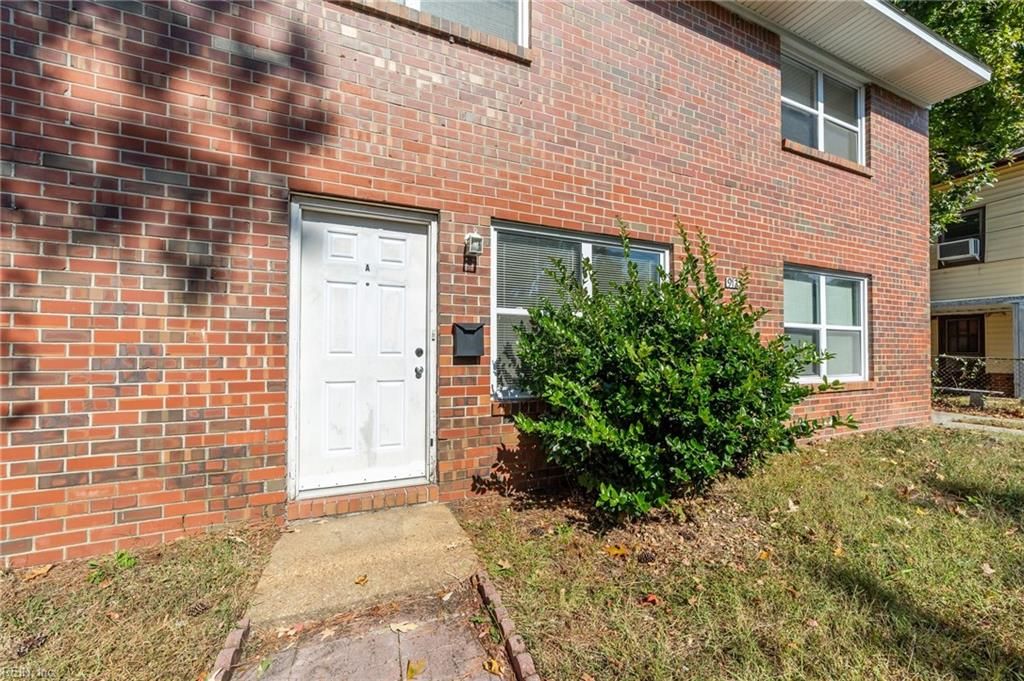 Photo of 912 Druid Circle #A, Norfolk, VA 23504 (MLS # 10622926)