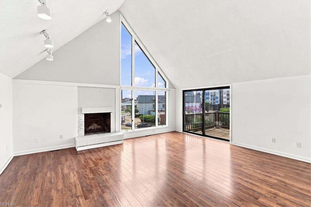 Photo of 696 Mowbray Arch #650, Norfolk, VA 23507 (MLS # 10649952)