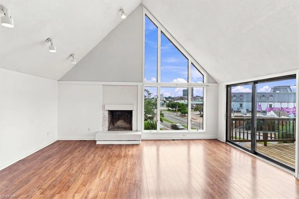 696 Mowbray Arch Unit 650, Norfolk, VA, 23507