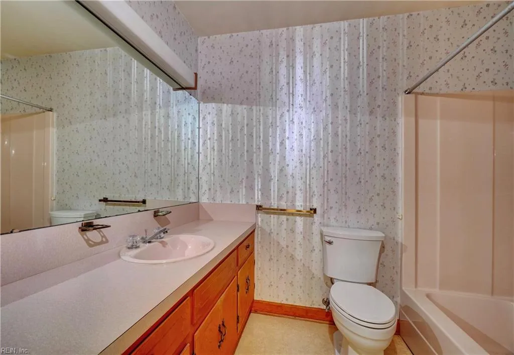 Suffolk, Virginia 23435, United States, 3 Bedrooms Bedrooms, ,2 BathroomsBathrooms,Residential,Active,244076