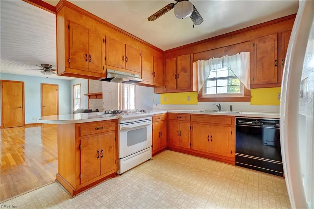 Suffolk, Virginia 23435, United States, 3 Bedrooms Bedrooms, ,2 BathroomsBathrooms,Residential,Active,244076