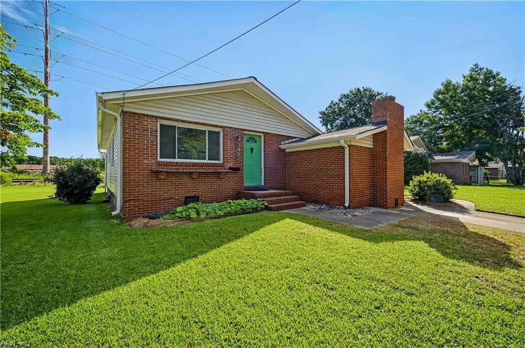 Photo of 230 Bradford Avenue, Norfolk, VA 23505 (MLS # 10648291)