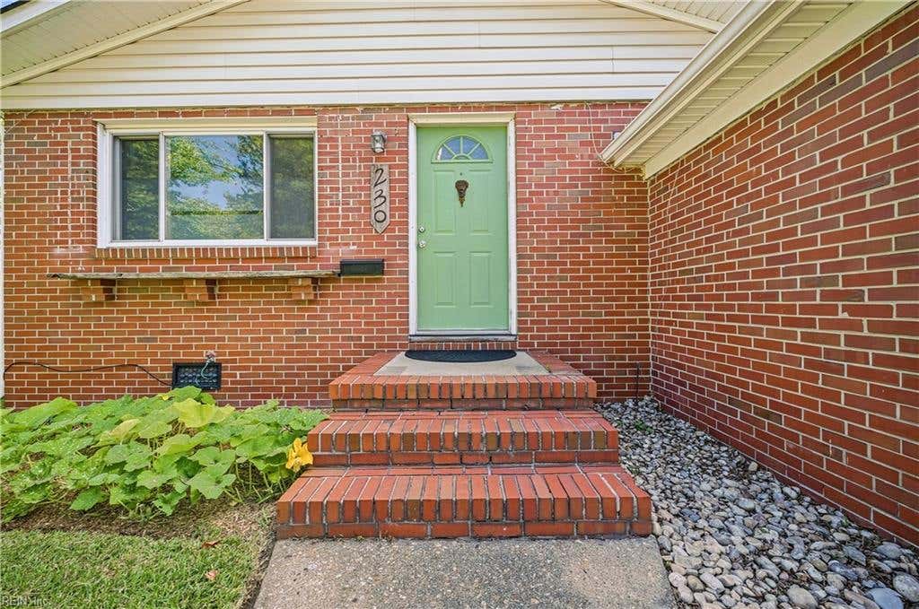 Photo of 230 Bradford Avenue, Norfolk, VA 23505 (MLS # 10648291)