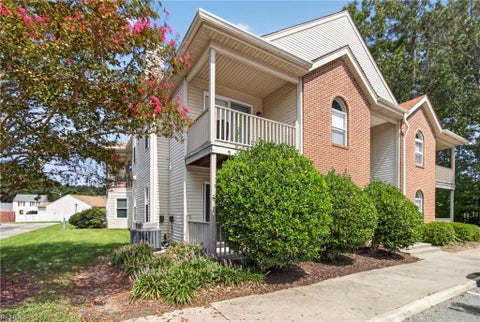 Photo of 504 Mary Robert Lane, Newport News, VA 23608 (MLS # 10653512)