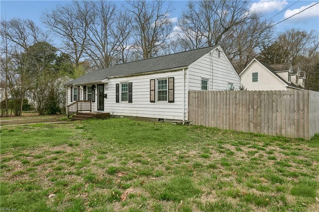 Photo of 125 Patrician Drive, Hampton, VA 23666 (MLS # 10625138)