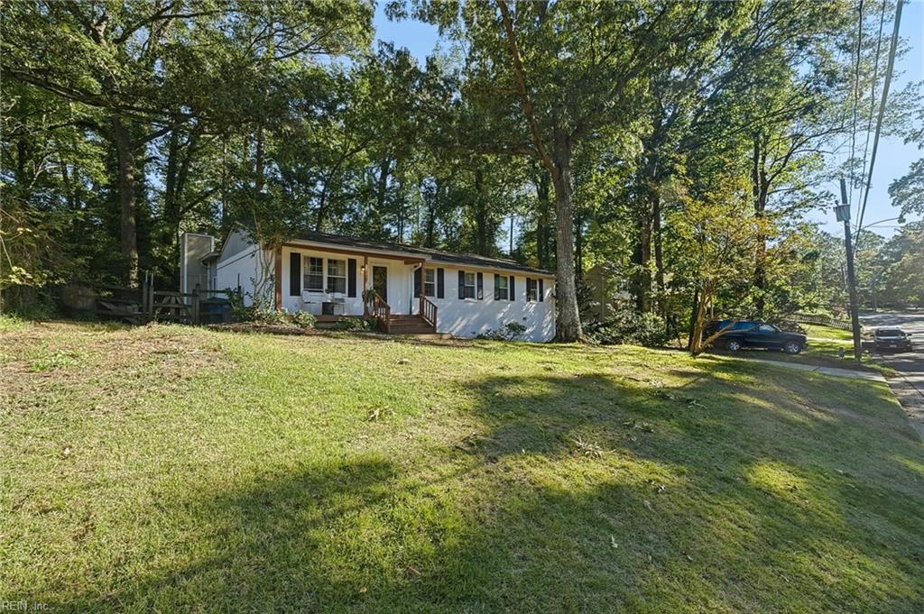 Photo of 112 Druid Drive, Williamsburg, VA 23185 (MLS # 10656822)