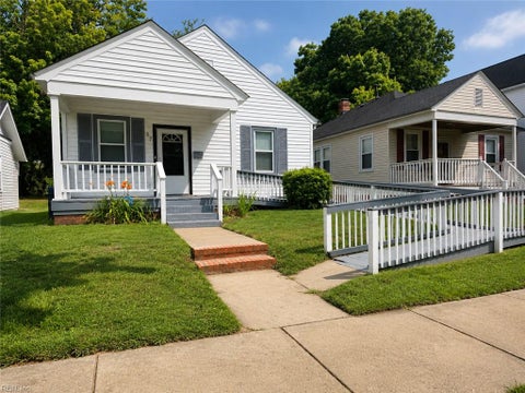 Photo of 37 Sycamore Avenue, Newport News, VA 23605 (MLS # 10643993)