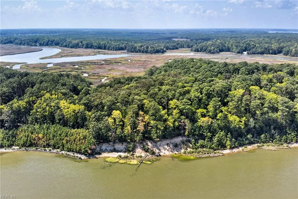 270 Lawnes Neck Drive, Smithfield, VA, 23430