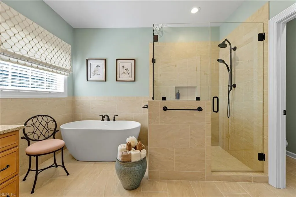 Smithfield, Virginia 23430, United States, 5 Bedrooms Bedrooms, ,4 BathroomsBathrooms,Residential,Active,216613