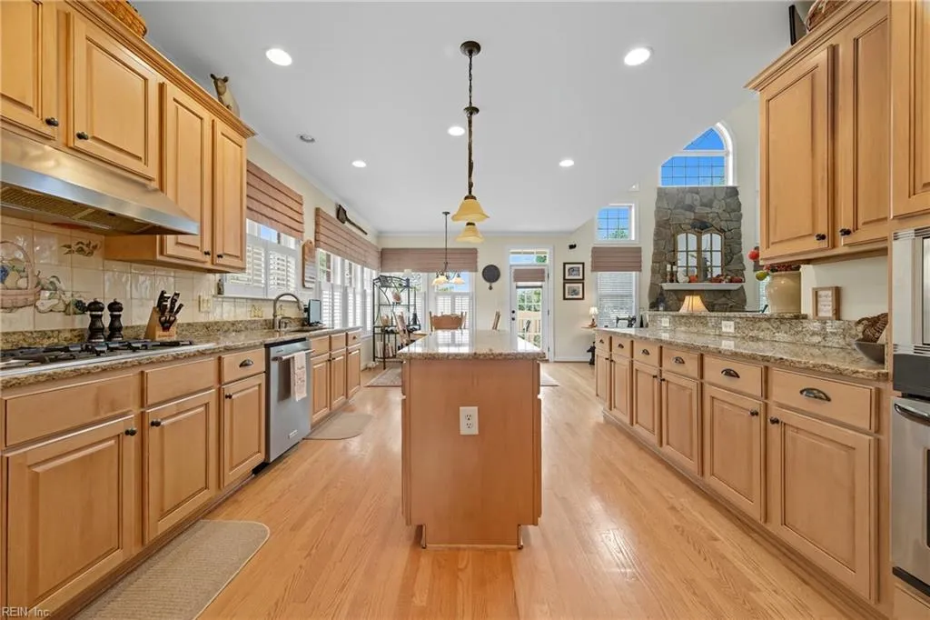 Smithfield, Virginia 23430, United States, 5 Bedrooms Bedrooms, ,4 BathroomsBathrooms,Residential,Active,216613