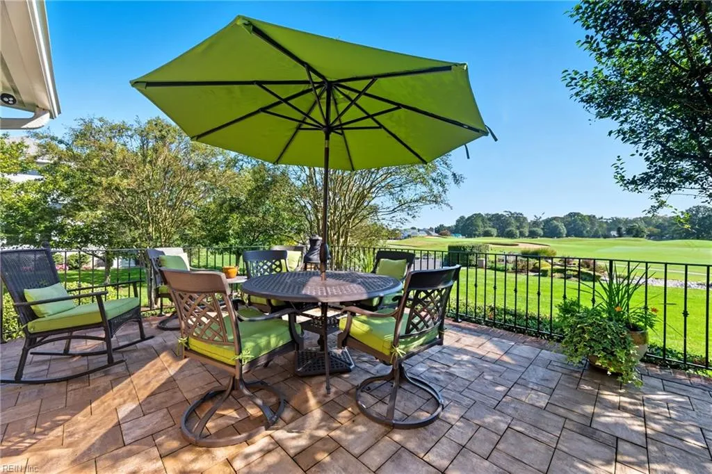 Smithfield, Virginia 23430, United States, 5 Bedrooms Bedrooms, ,4 BathroomsBathrooms,Residential,Active,216613