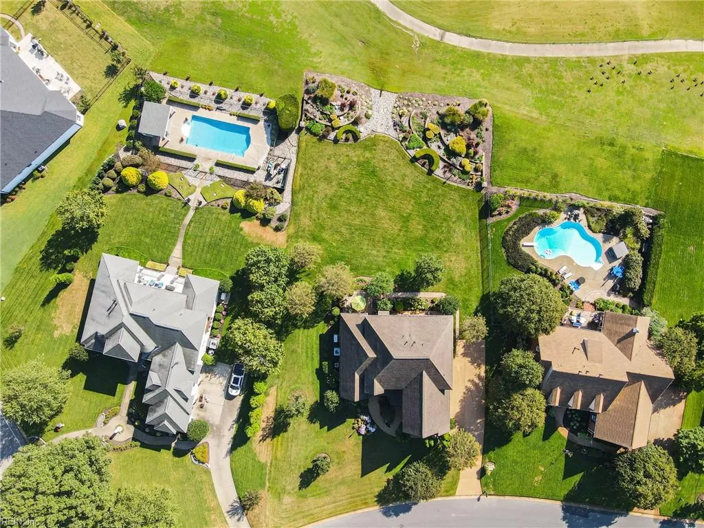 Smithfield, Virginia 23430, United States, 5 Bedrooms Bedrooms, ,4 BathroomsBathrooms,Residential,Active,216613