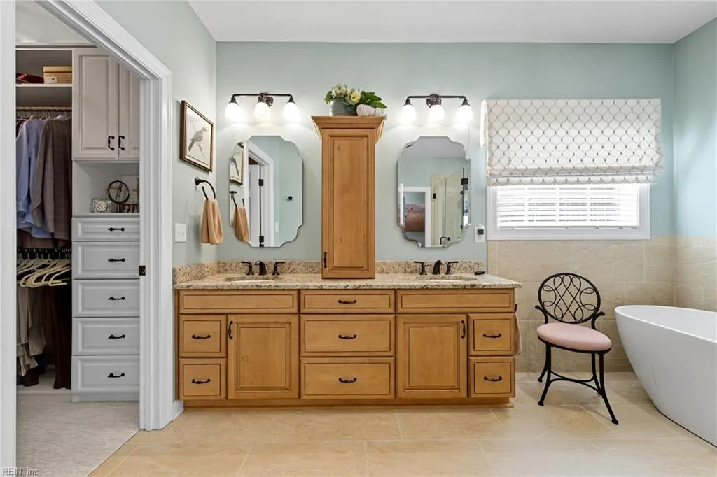 Smithfield, Virginia 23430, United States, 5 Bedrooms Bedrooms, ,4 BathroomsBathrooms,Residential,Active,216613