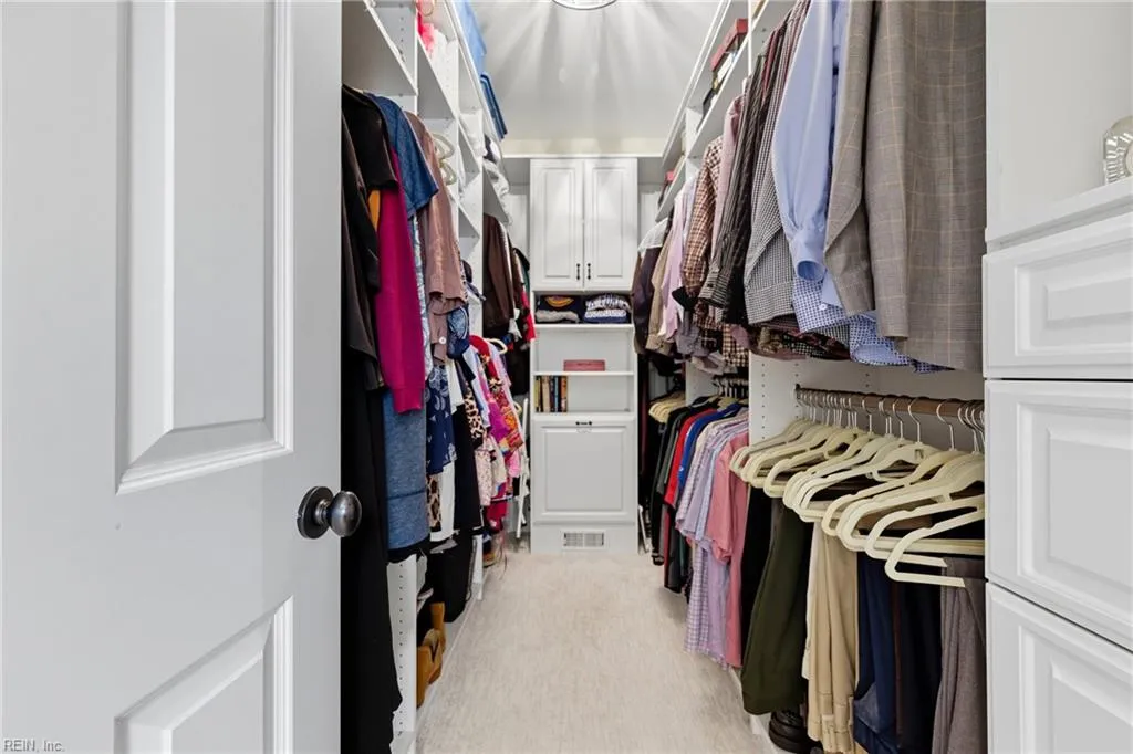 Smithfield, Virginia 23430, United States, 5 Bedrooms Bedrooms, ,4 BathroomsBathrooms,Residential,Active,216613