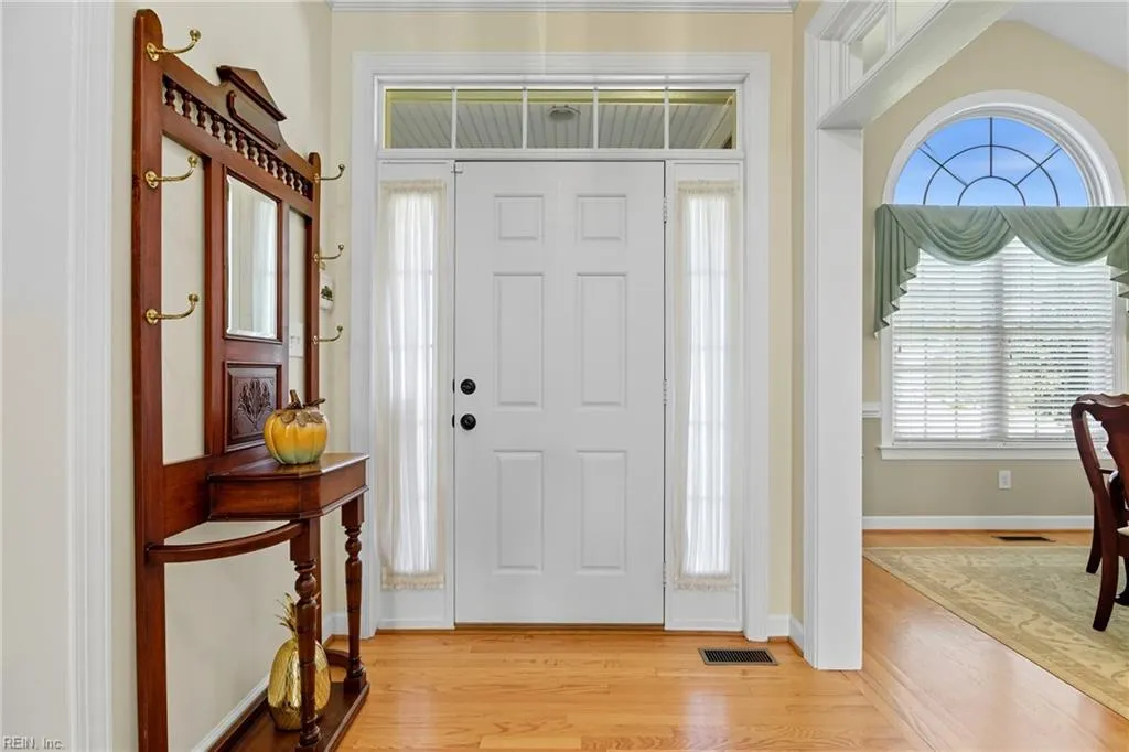 Smithfield, Virginia 23430, United States, 5 Bedrooms Bedrooms, ,4 BathroomsBathrooms,Residential,Active,216613